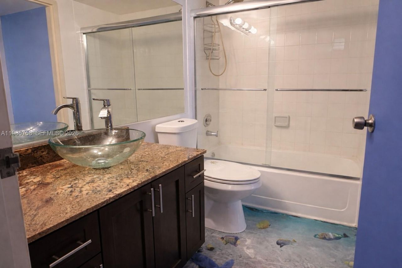 7601 E Treasure Dr , Unit 910, North Bay Village, FL 33141 Photo