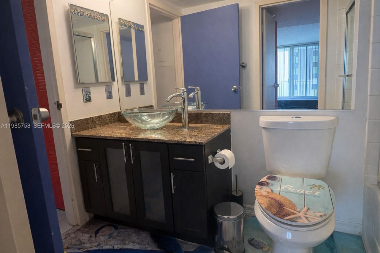 7601 E Treasure Dr , Unit 910, North Bay Village, FL 33141 Photo