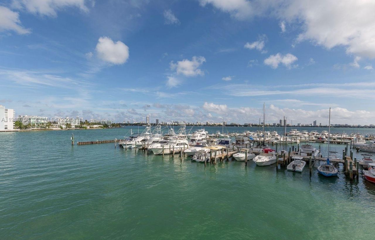 7601 E Treasure Dr , Unit 910, North Bay Village, FL 33141 Photo