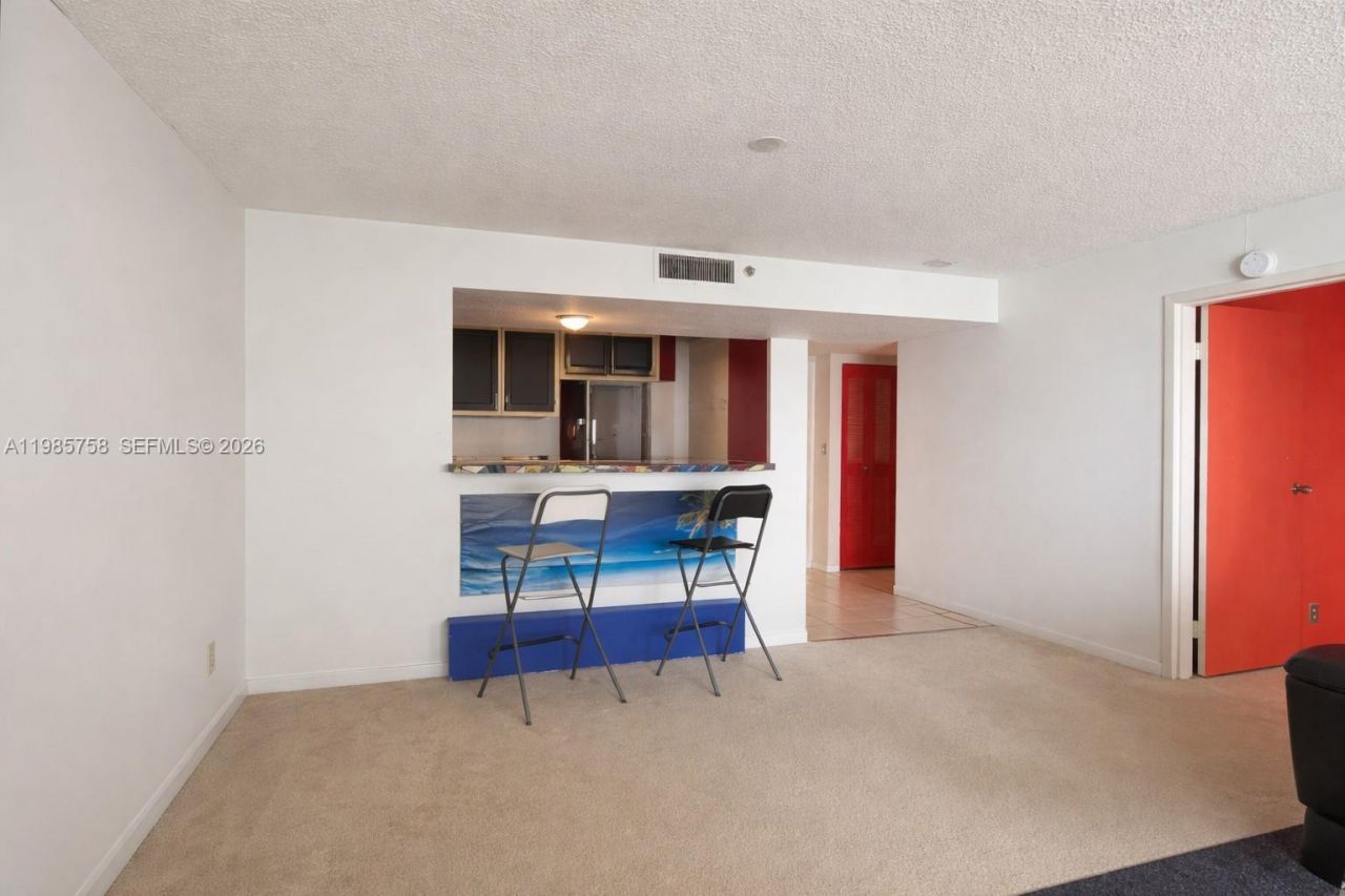 7601 E Treasure Dr , Unit 910, North Bay Village, FL 33141 Photo