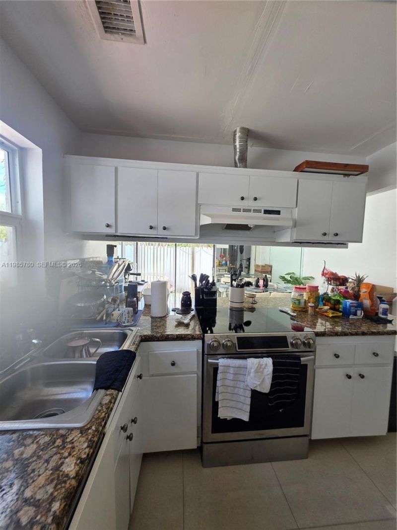 710 SW 99th Ct Cir, Miami, FL 33174 Photo