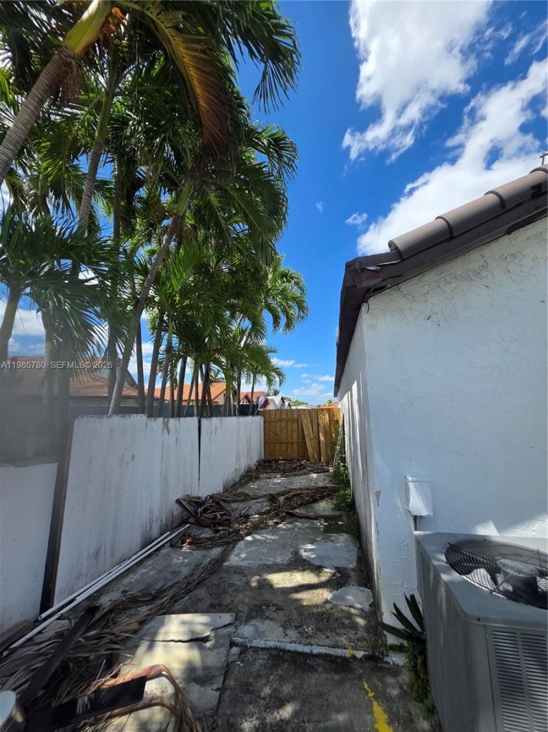 710 SW 99th Ct Cir, Miami, FL 33174 Photo