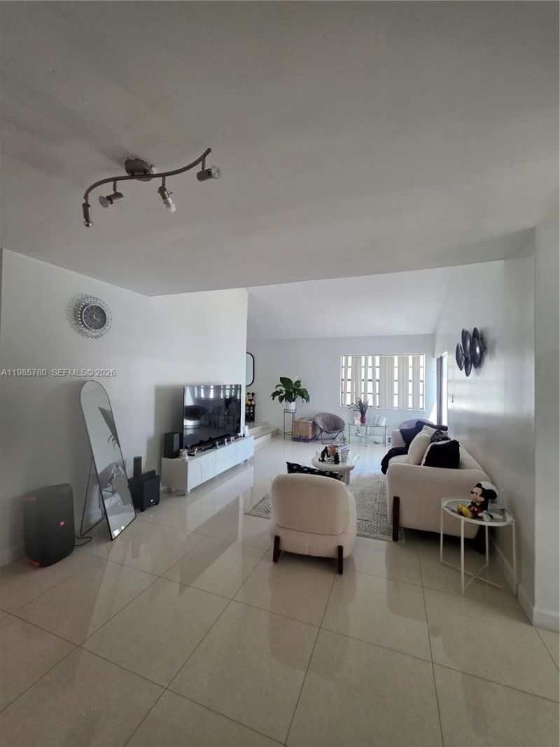 710 SW 99th Ct Cir, Miami, FL 33174 Photo