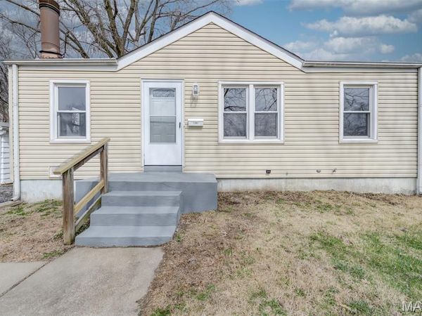 11001 Saint Raphael Lane, St Ann, MO 63074