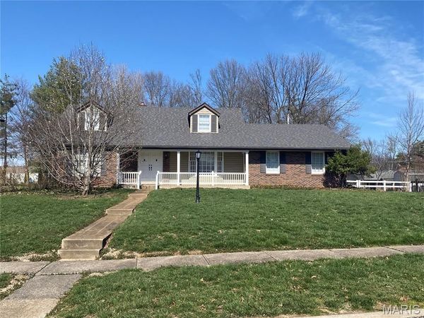 5019 Valley Crest Court , St Louis, MO 63128