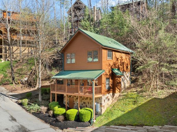 641 Chickasaw Gap Way, Pigeon Forge, TN 37863