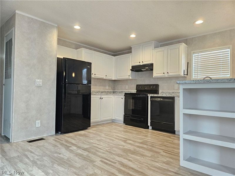 202 W Main Road , Unit 93, Conneaut, OH 44030 Photo 6