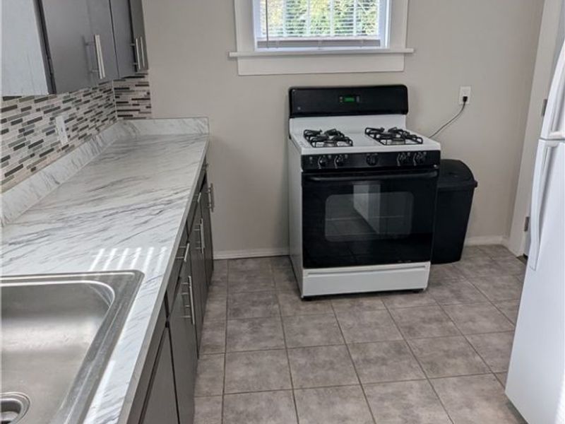 2248 East Avenue, Akron, OH 44314 Photo 13