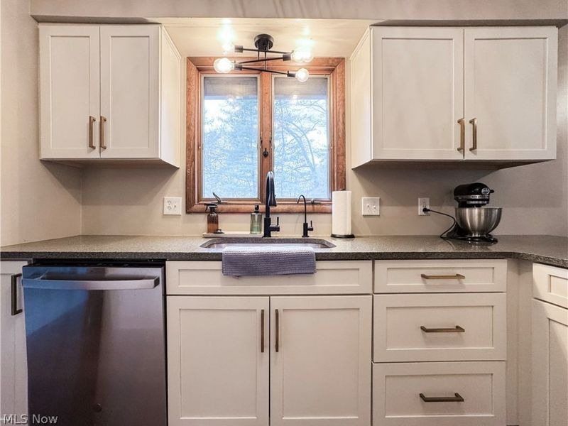 2412 Audubon Road, Akron, OH 44320 Photo 8