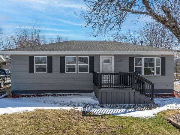 2455 Mcgowan Boulevard , Marion, IA 52302