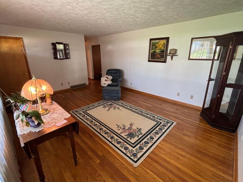 87 Brenton Drive, Newark, OH 43055 Photo 5