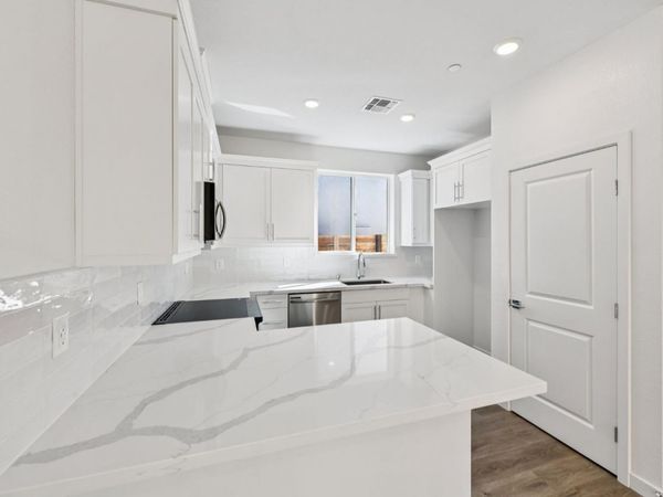 6441 Ventris Walk, Sacramento, CA 95823