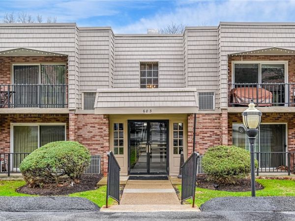 603 Calais Dr, Unit 2210, Pittsburgh, PA 15237