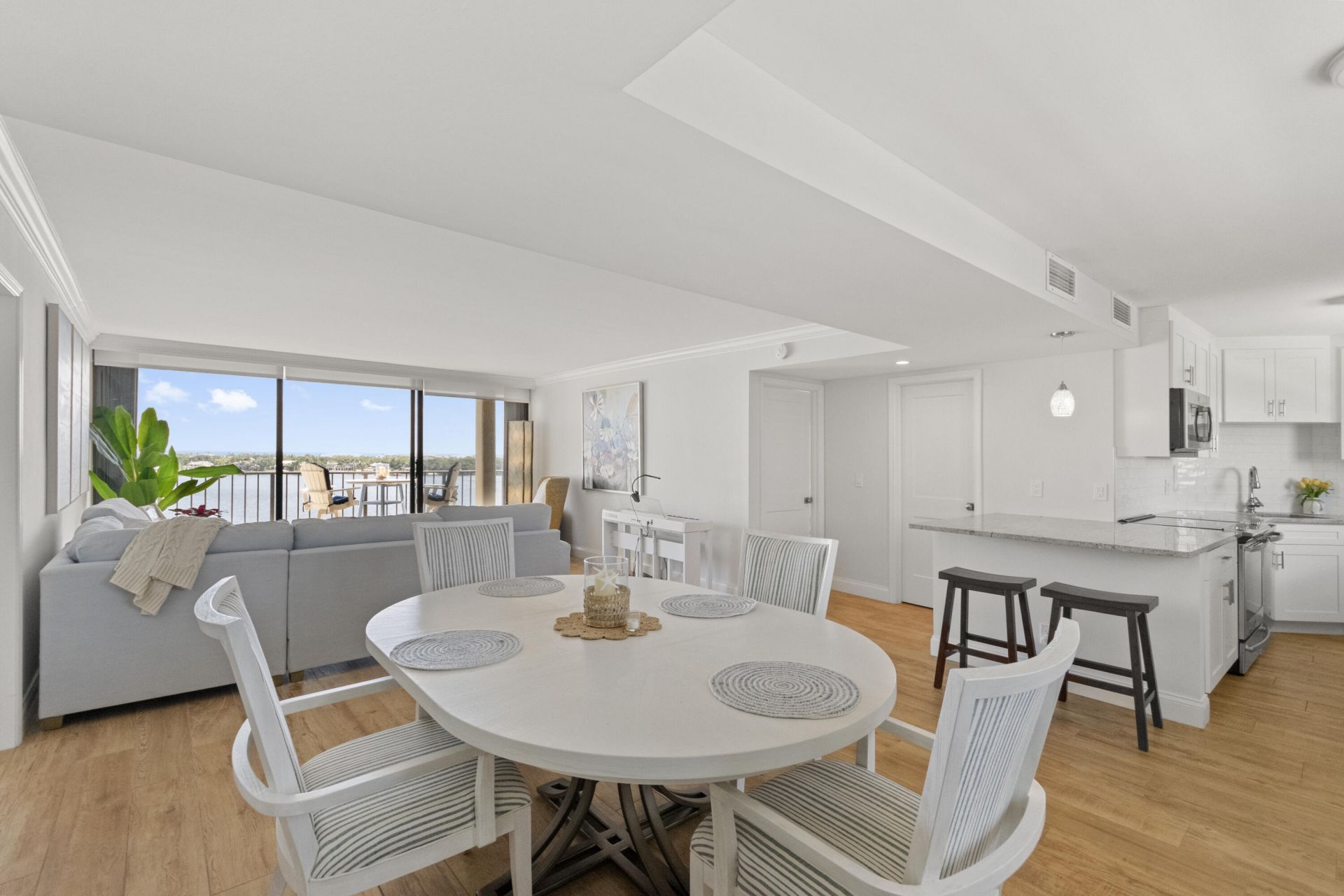 130 Lakeshore Drive, Unit 923, North Palm Beach, FL 33408 Photo