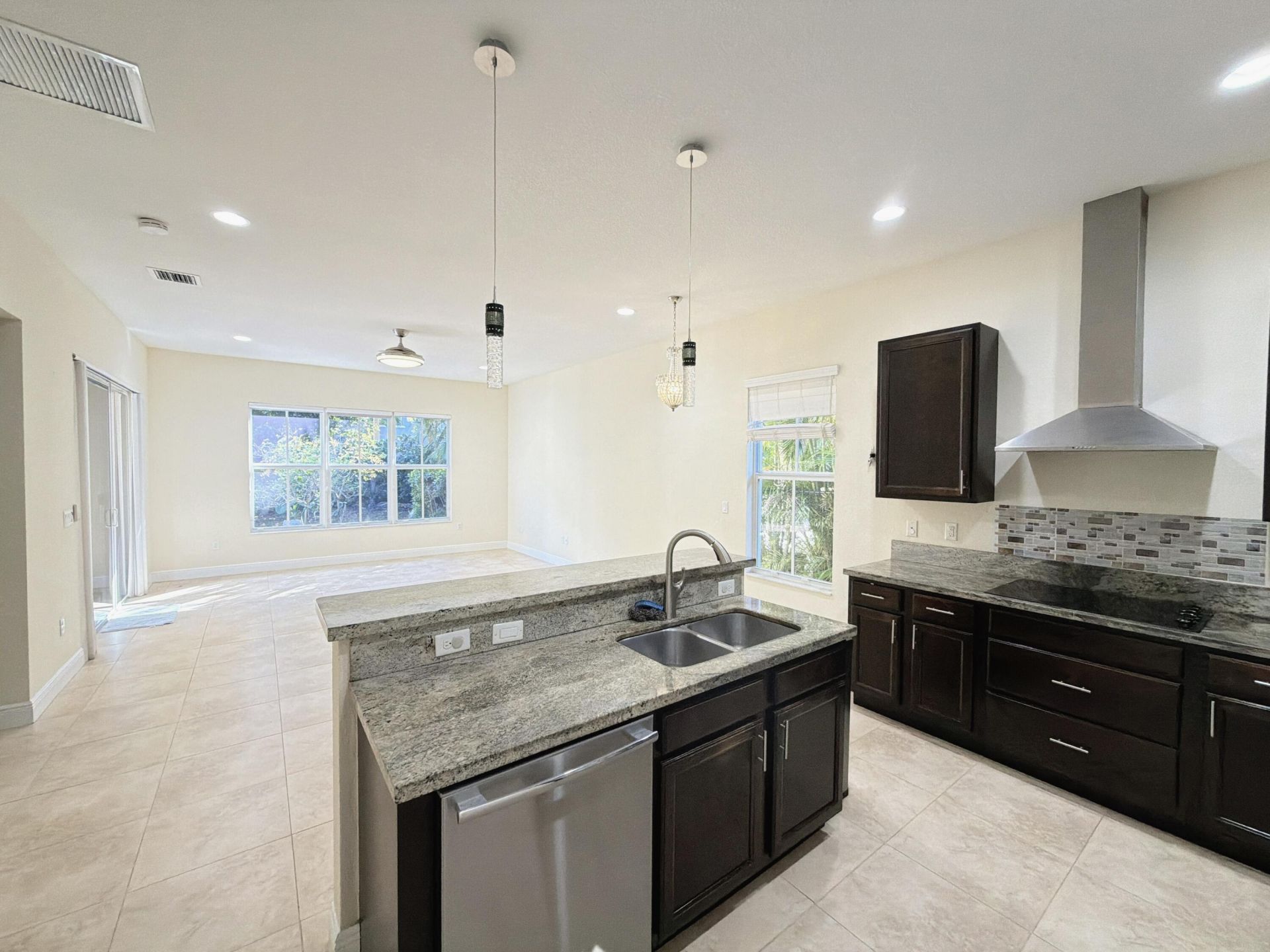 10600 NW 36th Street, Coral Springs, FL 33065 Photo