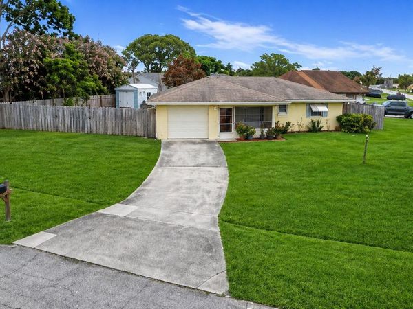 1491 SE Concha Street, Port St. Lucie, FL 34983