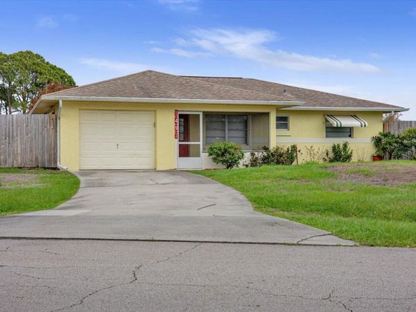 1491 SE Concha Street, Port St. Lucie, FL 34983