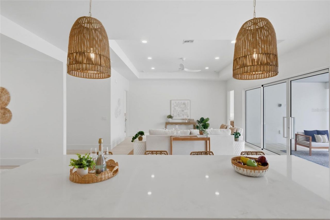 680 Key Royale Drive, Holmes Beach, FL 34217 Photo