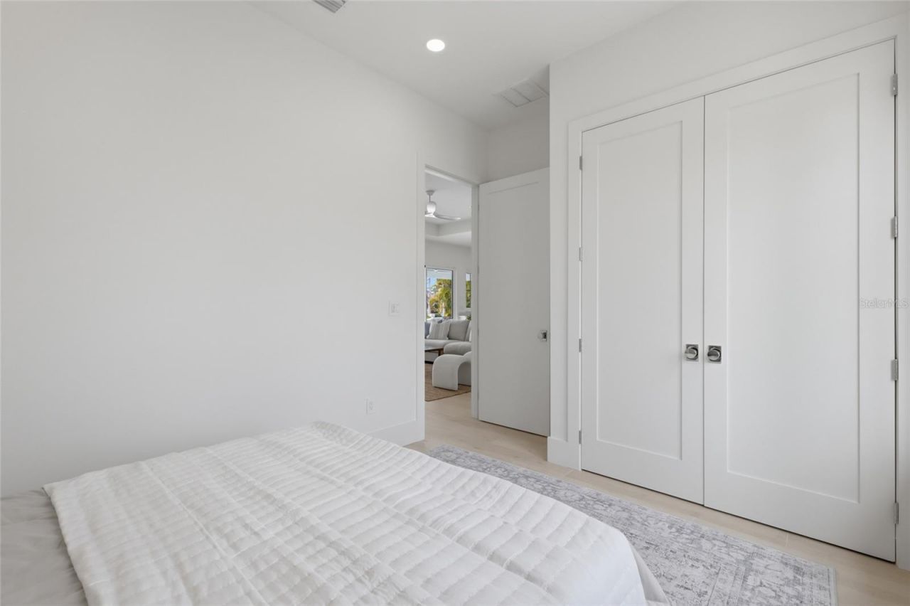 680 Key Royale Drive, Holmes Beach, FL 34217 Photo