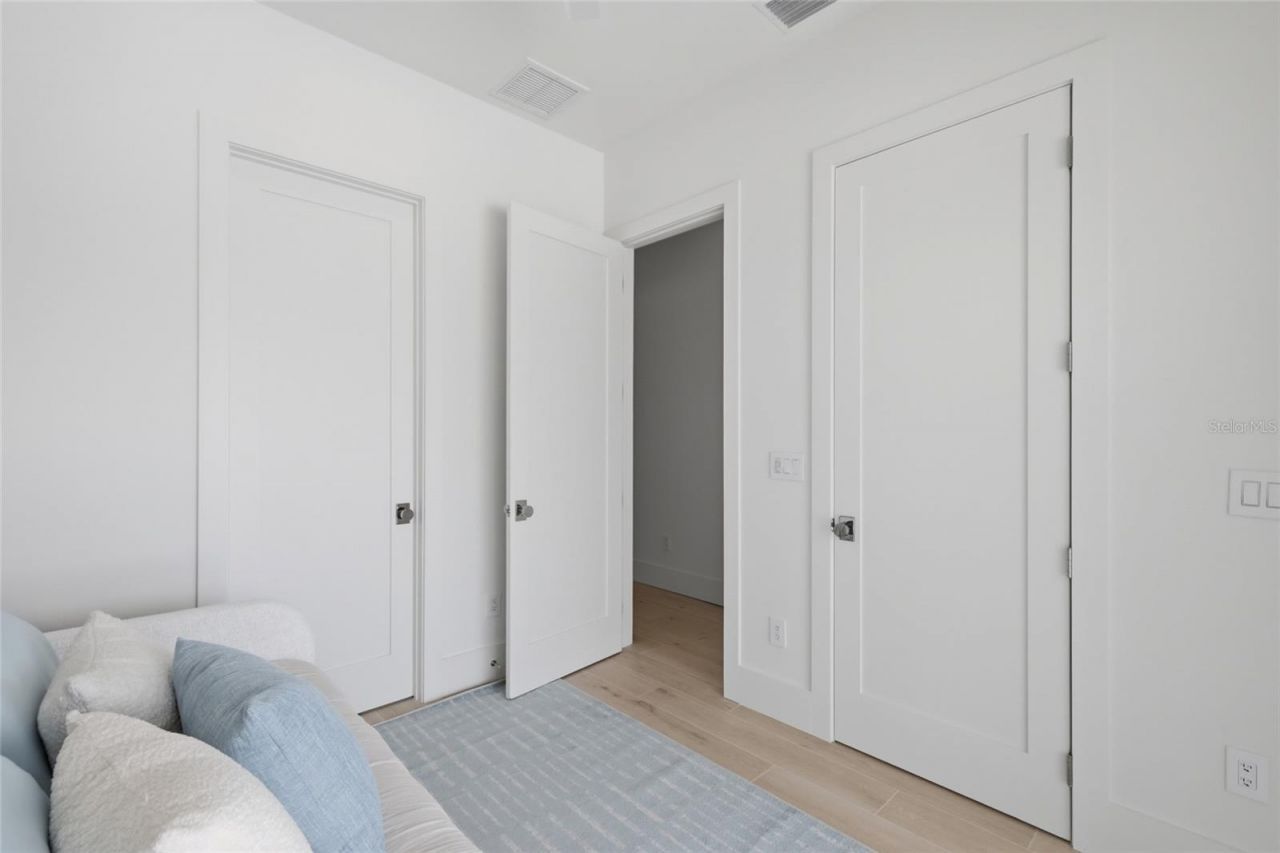 680 Key Royale Drive, Holmes Beach, FL 34217 Photo