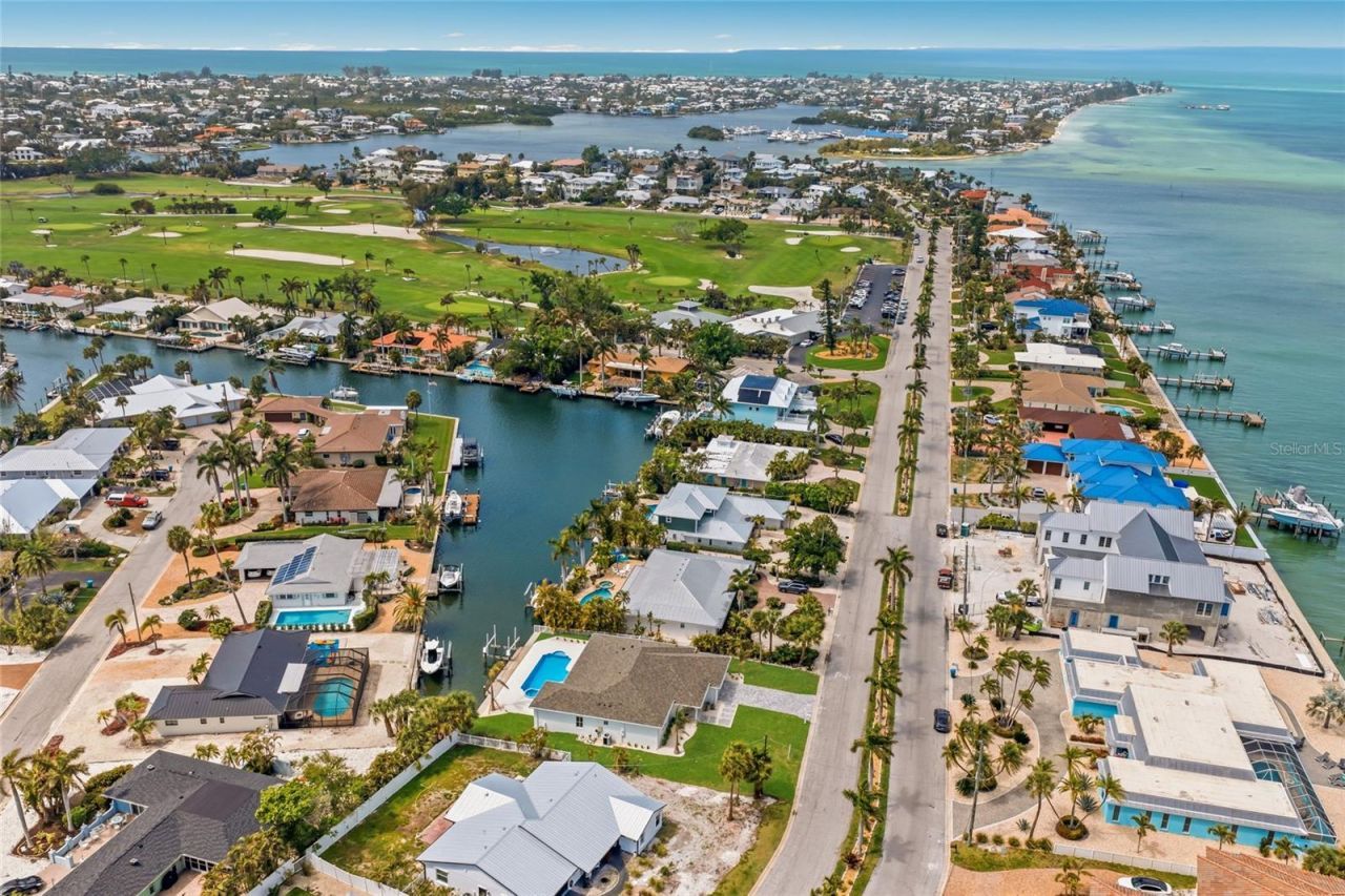 680 Key Royale Drive, Holmes Beach, FL 34217 Photo