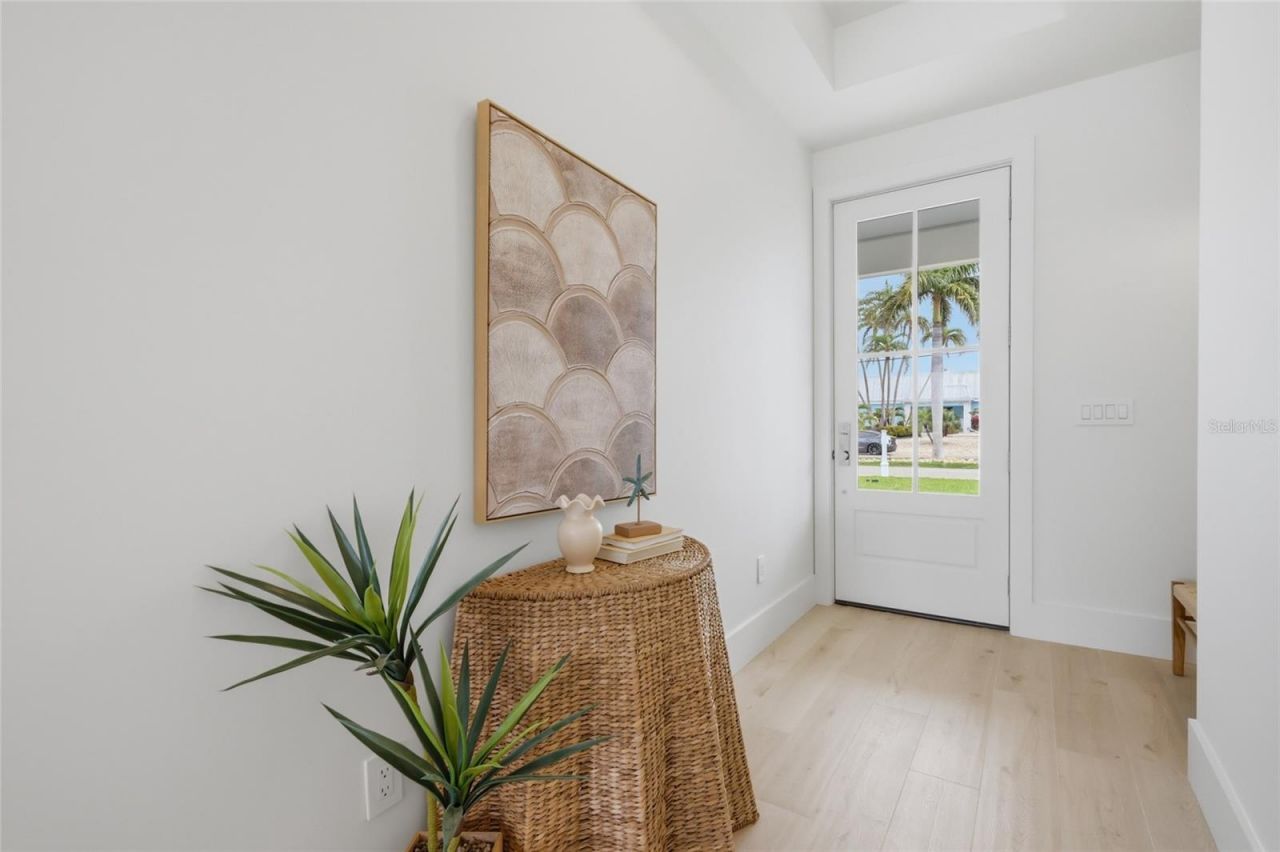 680 Key Royale Drive, Holmes Beach, FL 34217 Photo