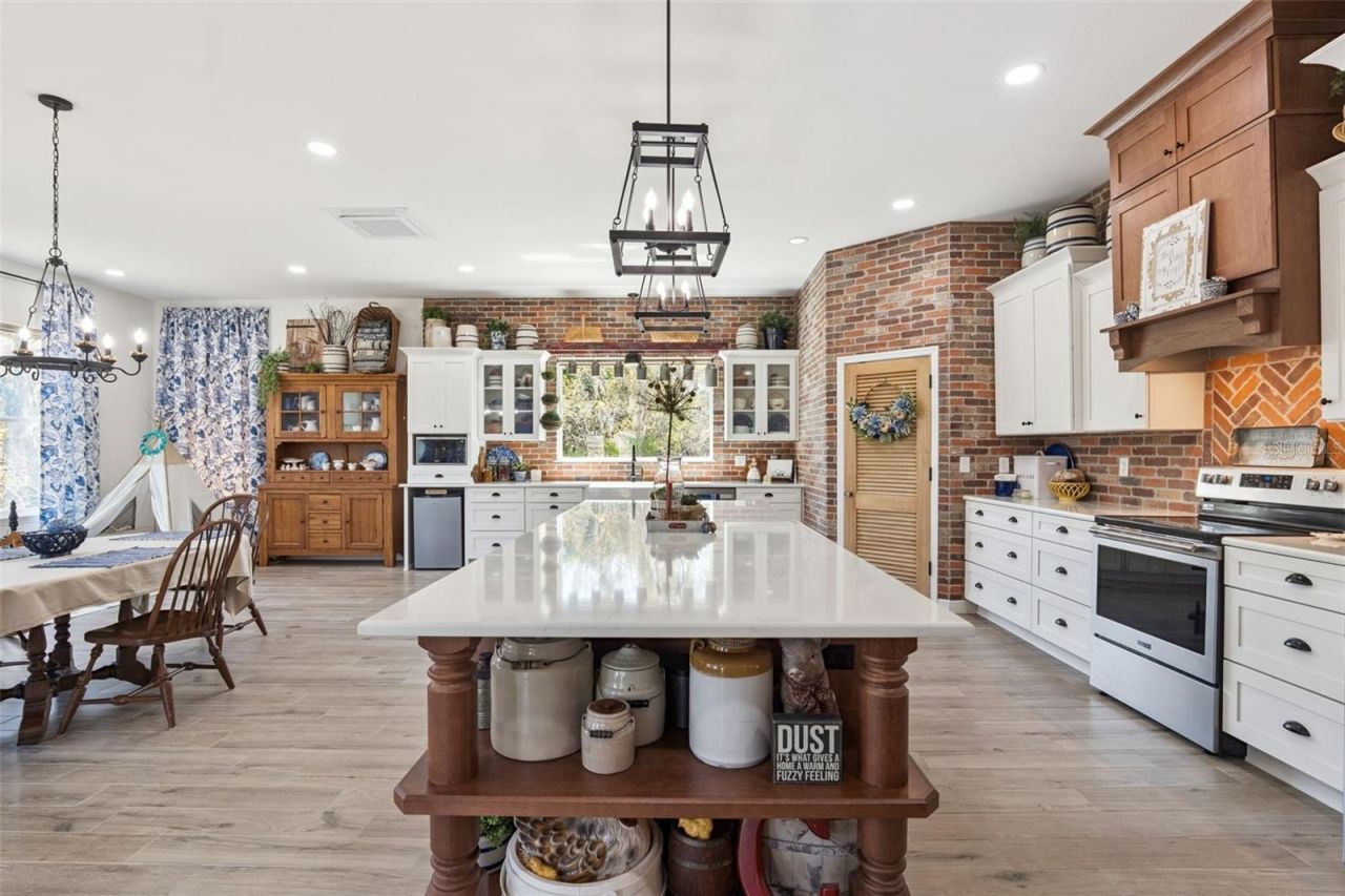 37008 Forestdel Drive, Eustis, FL 32736 Photo