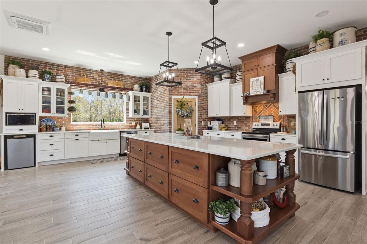 37008 Forestdel Drive, Eustis, FL 32736 Photo