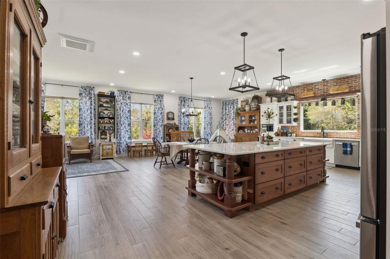 37008 Forestdel Drive, Eustis, FL 32736 Photo