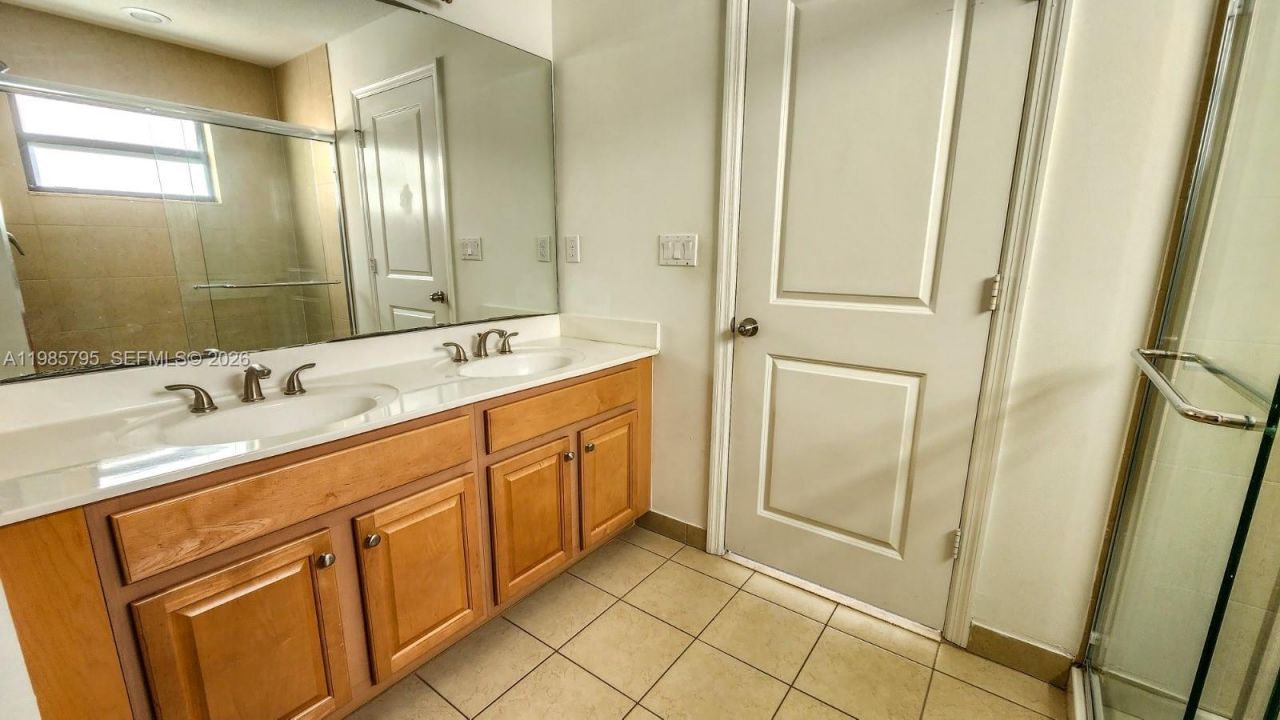 470 NE 194th Ter , Unit 470, Miami, FL 33179 Photo