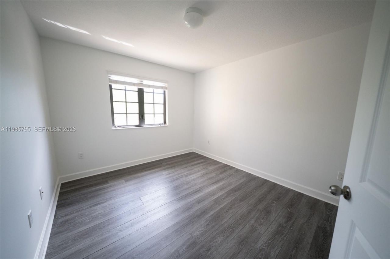 470 NE 194th Ter, Unit 470, Miami, FL 33179 Photo