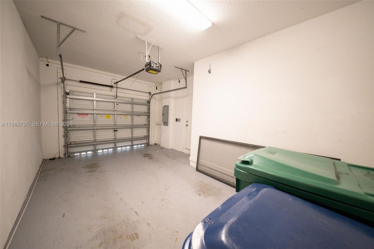 470 NE 194th Ter, Unit 470, Miami, FL 33179 Photo
