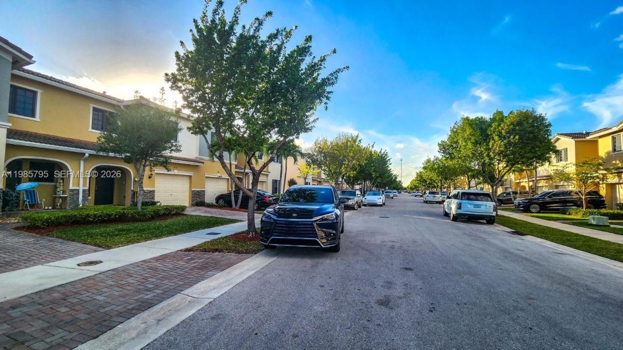 470 NE 194th Ter, Unit 470, Miami, FL 33179 Photo