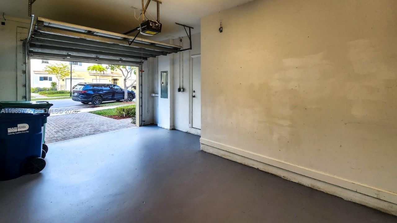 470 NE 194th Ter , Unit 470, Miami, FL 33179 Photo