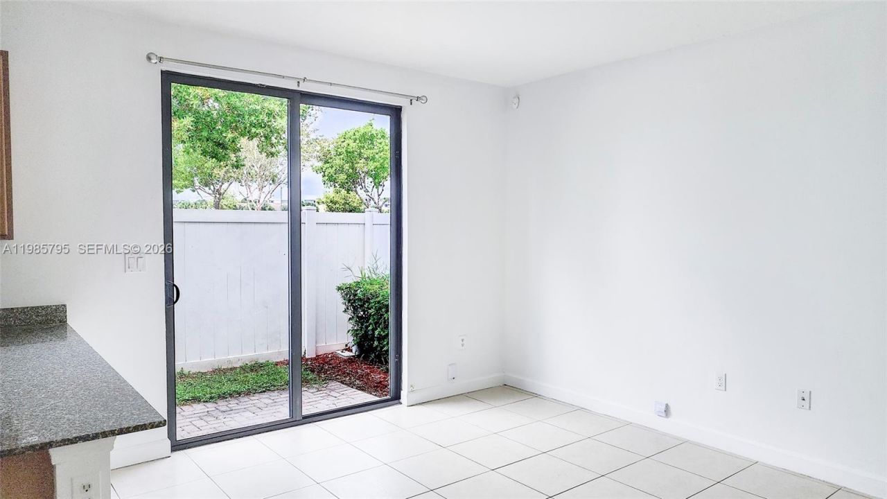 470 NE 194th Ter, Unit 470, Miami, FL 33179 Photo