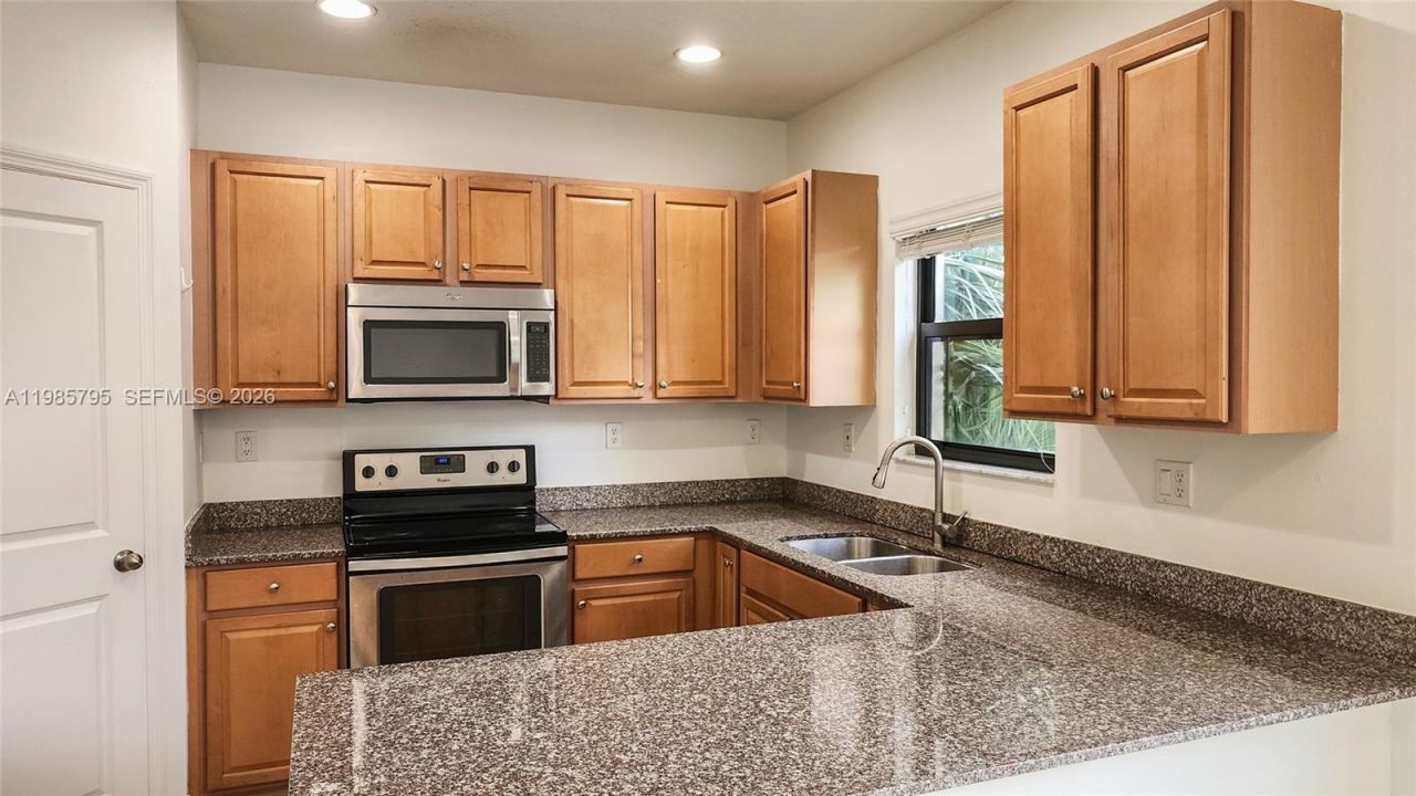 470 NE 194th Ter, Unit 470, Miami, FL 33179 Photo