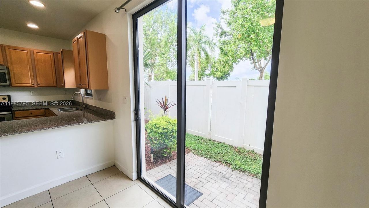 470 NE 194th Ter, Unit 470, Miami, FL 33179 Photo