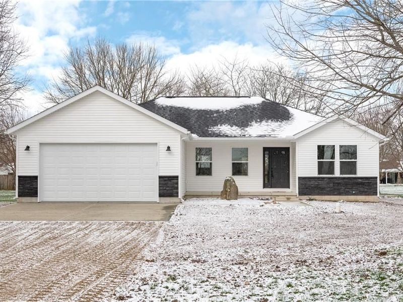 1389 Leon Drive, West Alexandria, OH 45381 Photo 3