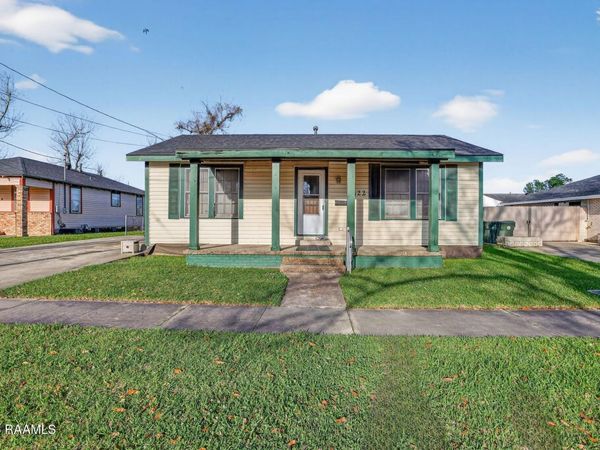 422 Bank Street, Lake Charles, LA 70601