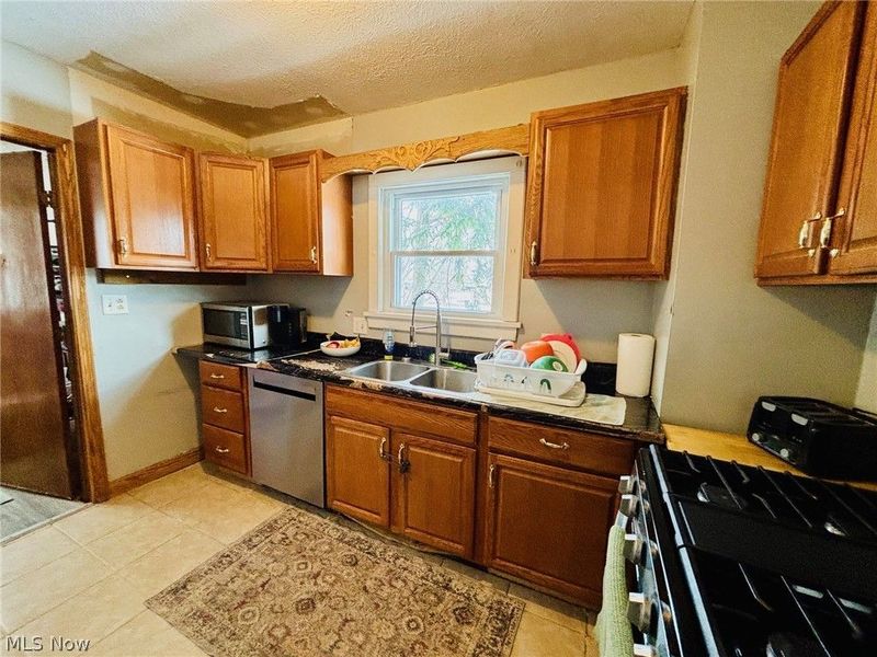 1051 W Main Street , Ravenna, OH 44266 Photo 10