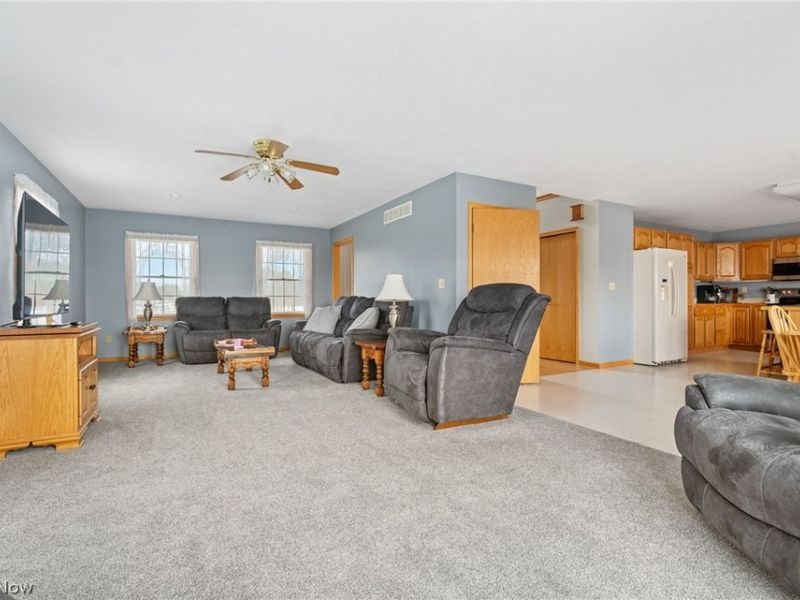 2186 Woodline Avenue SW, North Lawrence, OH 44666 Photo 12