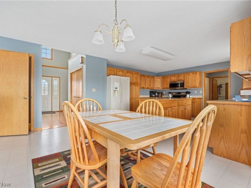 2186 Woodline Avenue SW, North Lawrence, OH 44666 Photo 15