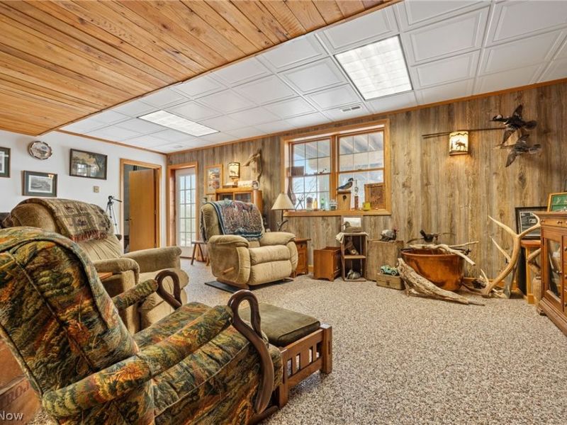 2186 Woodline Avenue SW, North Lawrence, OH 44666 Photo 32