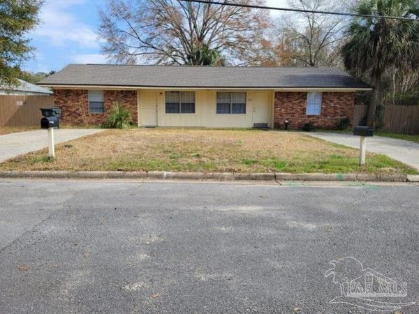 5376 Conecuh St, Milton, FL 32570