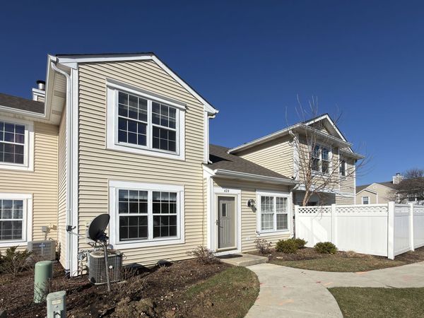 424 Le Parc Circle , Buffalo Grove, IL 60089