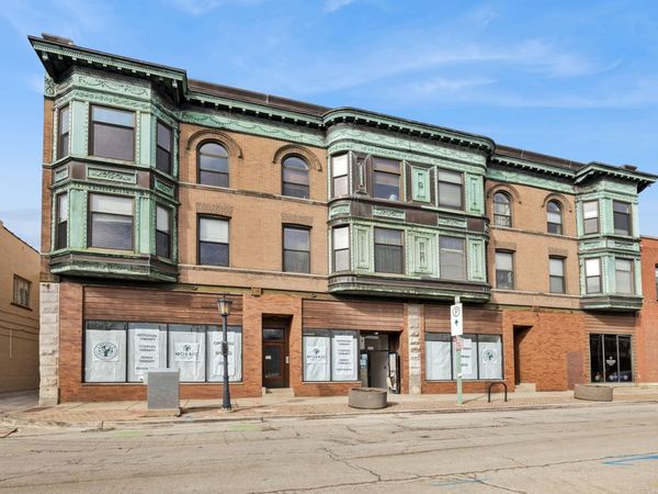 812 North Boulevard, Unit 201, Oak Park, IL 60302