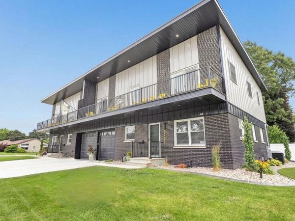 1751 S ONEIDA STREET, Green Bay, WI 54304