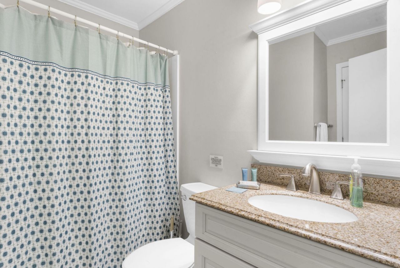 1300 Ocean Boulevard Photo 17