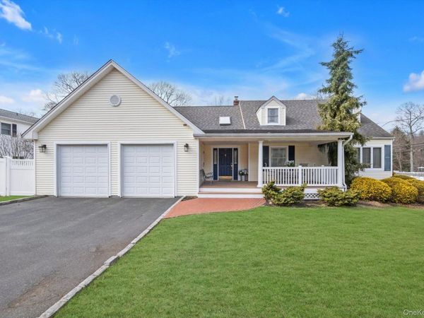 19 Birchwood Drive, South Huntington, NY 11746