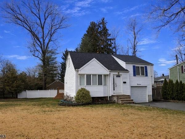 18 Mandeville Ave, Pequannock, NJ 07440